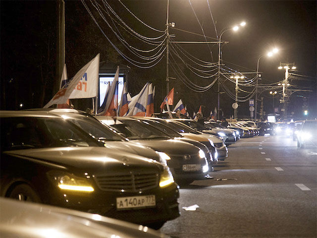 В Москве в ночь с 16 на 17 марта прошел автопробег, приуроченный к годовщине крымского референдума, по итогам которого полуостров вышел из состава Украины и присоединился к России
