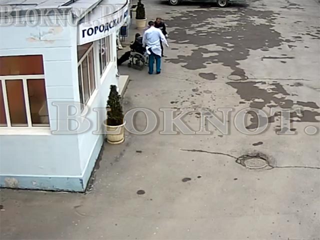 В Ростове-на-Дону пожилого пациента выкинули из больницы умирать на улицу