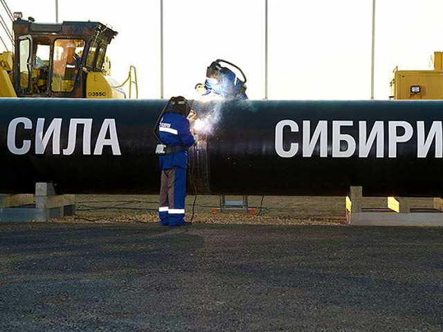 Российские власти могут отложить строительство газопровода "Сила Сибири", с помощью которого РФ собиралась выйти на новые рынки энергоресурсов в Азии
