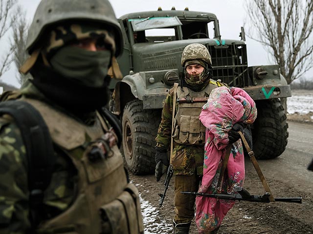 Иностранным военным специалистам, которые прибывают на Украину для обучения местных военнослужащих, придется столкнуться с плохо обученной армией, страдающей от коррупции и хронического недофинансирования