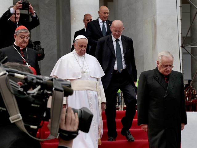 Папа Римский Франциск посетил накануне с однодневным визитом крупнейший город юга Италии Неаполь