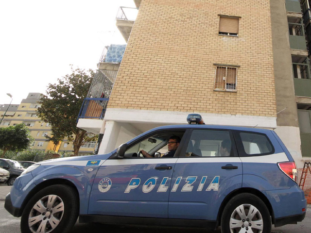Полиция Италии арестовала 42-летнего жителя города Чинизелло-Бальзамо (к северу от Милана), подозреваемого в похищении и многократных изнасилованиях модели, приехавшей из Швеции