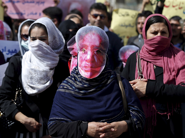 Сотни людей в Кабуле 23 марта вышли на митинг, требуя правосудия по делу о жестоком убийстве женщины
