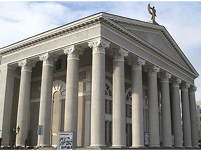 Тур театров из Донецка и Луганска состоится в сентябре, планируется, что он пройдет в четырех-пяти городах - Москве, Ярославле, Казани, Нижнем Новгороде и, возможно, Санкт-Петербурге