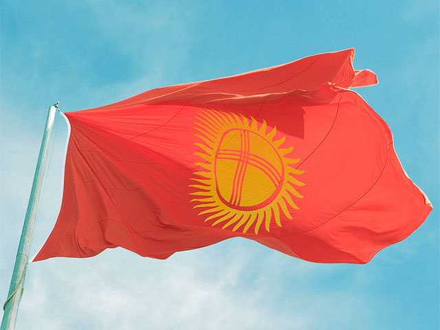 В Киргизии предложили внести поправки в Конституцию, в соответствии с которыми русский язык будет лишен официального статуса
