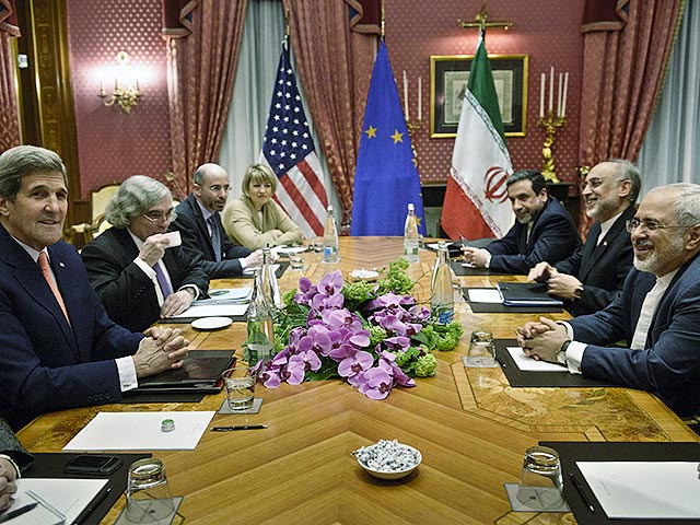 Министры иностранных дел стран "шестерки", ведущих переговоры о будущем ядерной программы Ирана, прибыли в субботу в швейцарскую Лозанну