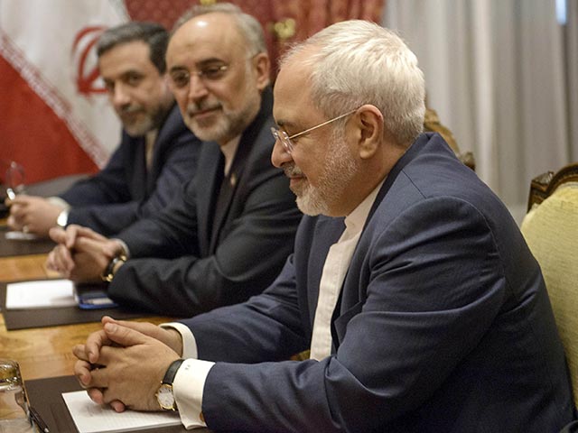 Иран принял "политическое решение выходить на соглашение с "шестеркой" по поводу ядерной программы страны, заявил журналистам в Лозанне глава МИД республики Джавад Зариф
