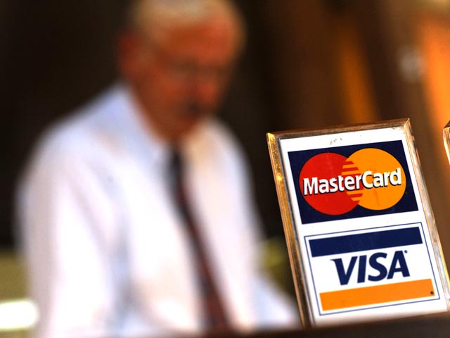 Эксперты дают советы, как обезопасить себя от возможных сбоев по картам Visa и MasterСard