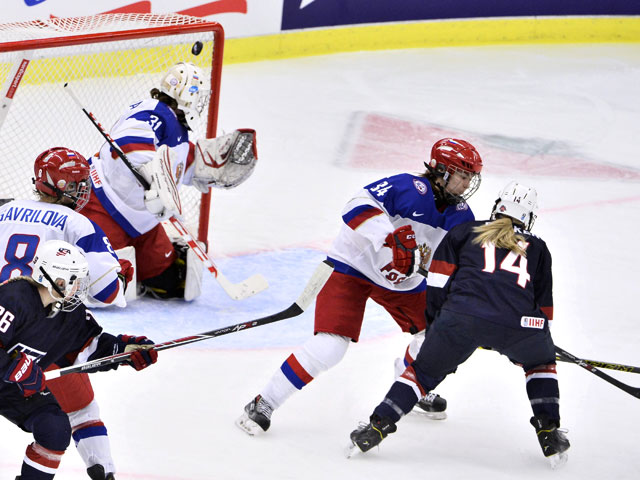 Хоккеистки США разгромили россиянок на чемпионате мира со счетом 13:1
