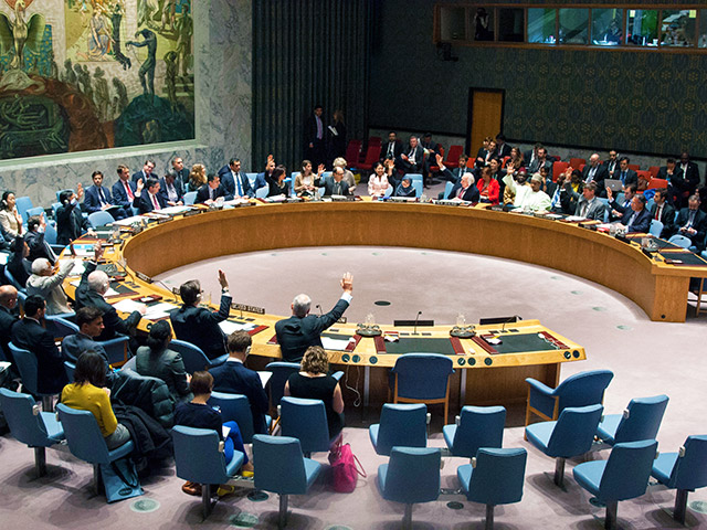 Россия созывает в субботу встречу Совета Безопасности ООН для обсуждения вопроса о введении "обязательных для соблюдения" гуманитарных пауз в авиаударах по Йемену