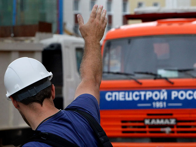Субподрядные организации, задействованные на космодроме "Восточный", начали выплаты задержанных зарплат строителям после 12-часовой голодовки, которая привлекла к проблеме внимание вице-премьера Дмитрия Рогозина