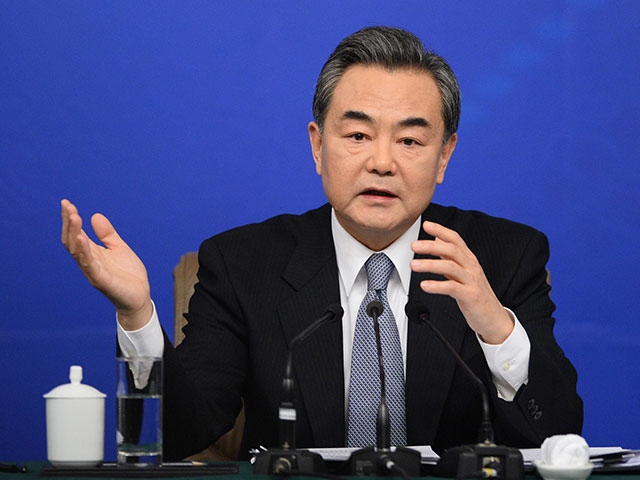 Глава МИД Китая перед визитом в Москву высказался против политики санкций