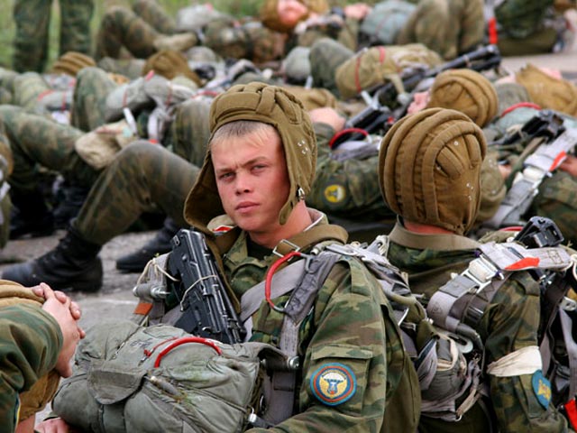 Более 60 военнослужащих из состава 104-го парашютно-десантного полка Псковской дивизии ВДВ проведут в апреле совместные учения с Вооруженными силами Республики Беларусь
