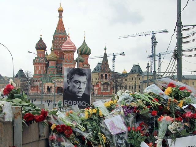 Телеканал "Дождь" проведет марафон памяти Бориса Немцова 7 апреля, на 40 день со дня гибели политика после того, как все столичные концертные площадки отказались устраивать памятные мероприятия