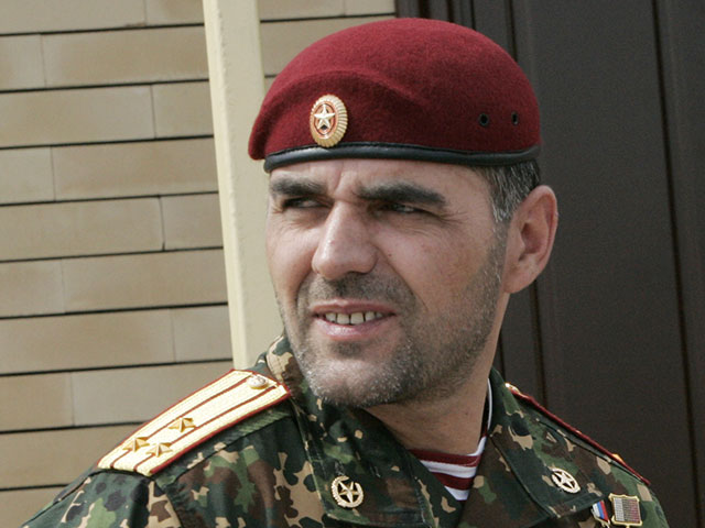 Cледователи побеседовали с Алибеком Делимхановым, командиром батальона "Север", где служил главный подозреваемый Заур Дадаев