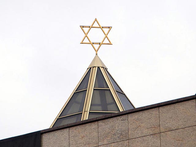 Еврейская община России просит усилить охрану синагог и памятников жертвам нацизма