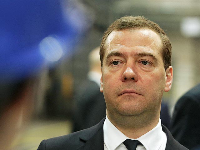 Премьер-министр России Дмитрий Медведев распорядился изменить условия госконтрактов на строительство стадионов для проведения чемпионата мира по футболу 2018 года в РФ