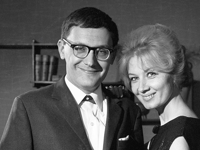 Владимир Валуцкий с женой Аллой Демидовой, 1969 год