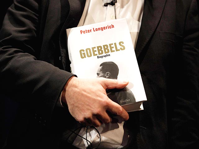 На издателей биографии нацистского министра пропаганды Йозефа Геббельса подали в суд: правообладатели его наследия требуют у издательства Random House отчислений за цитаты, использованные в книге