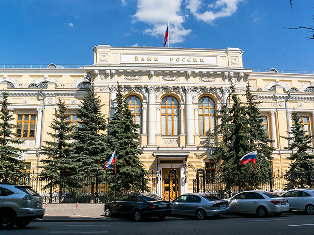 ЦБ заявил о завершении укрепления рубля, евро поднялся выше 58 рублей