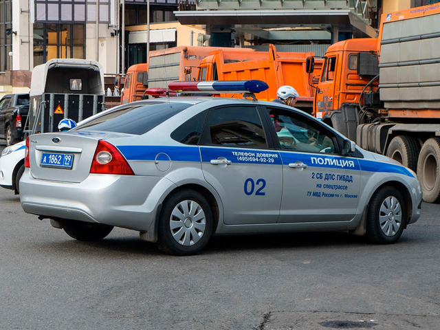 Московская полиция задержала на Ленинградском шоссе колонну автомобилей, устроивших пробег в память о годовщине геноцида армянского народа
