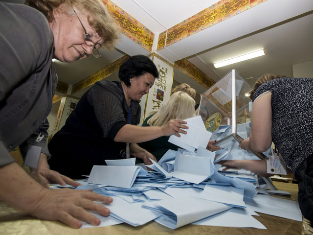 В Казахстане в 21:00 воскресенья по времени Астаны (18:00 мск.) завершили свою работу все избирательные участки, на которых проходило голосование на внеочередных президентских выборах