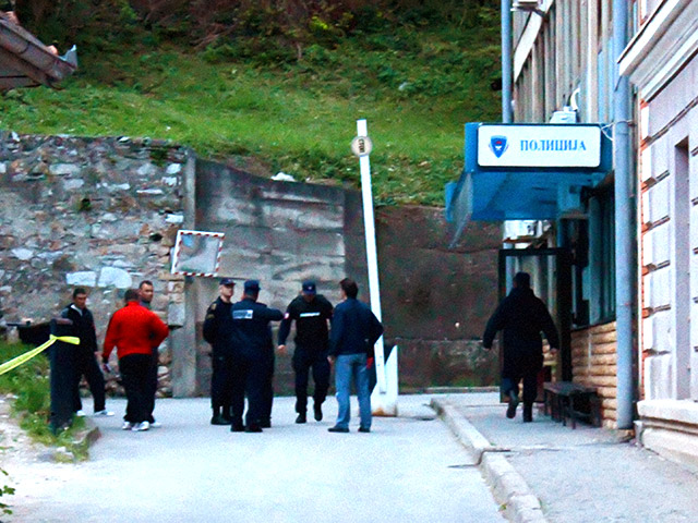 Вооруженный огнестрельным оружием мужчина совершил сегодня нападение на полицейский участок в городе Зворник на северо-востоке Боснии и Герцеговины