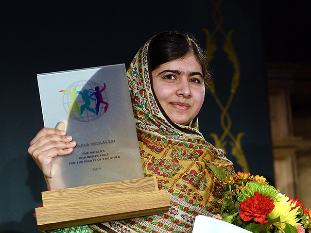 Суд на северо-западе Пакистана приговорил к пожизненному заключению десятерых мужчин за нападение на активистку Малалу Юсуфзай, совершенное в 2012 году