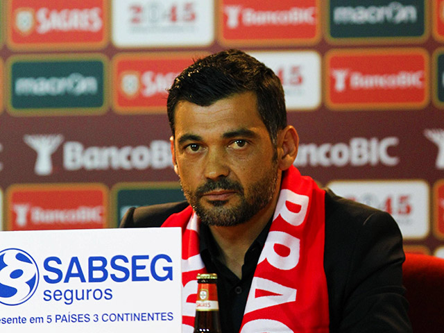 Главный тренер "Браги" Сержиу Консейсау, который известен футбольному миру своими выступлениями за сборную Португалии, и его помощники пробежали 24 мили