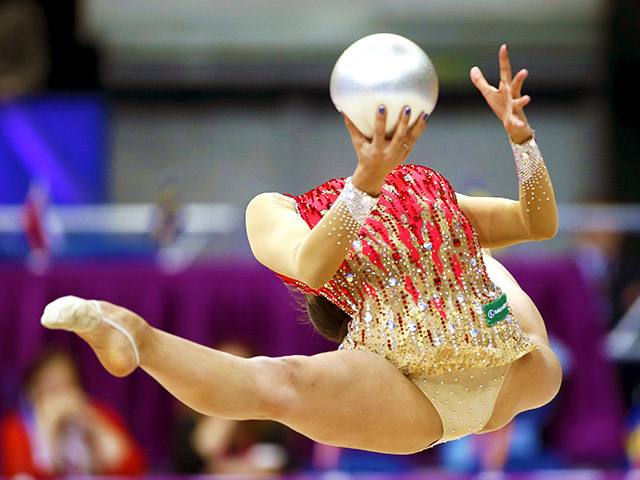 Россиянки выиграли золотые медали в групповых упражнениях на чемпионате Европы по художественной гимнастике в Минске