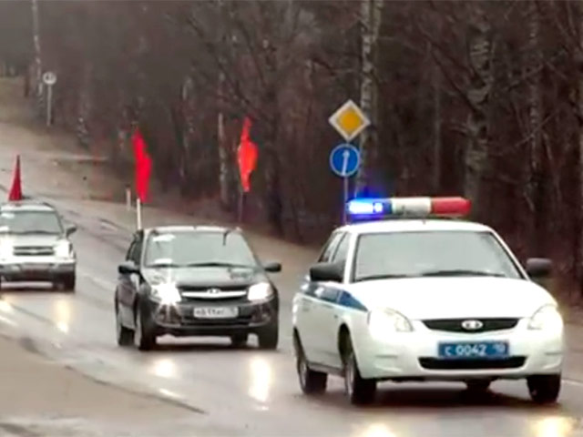 В Карелии участники автопробега в честь 70-летия Победы завязли в грязи