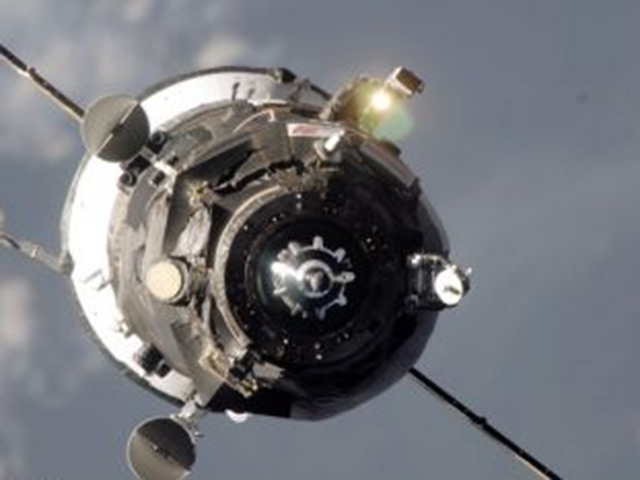 По расчетам специалистов Роскосмоса, транспортный грузовой корабль "Прогресс М-27М" прекратит существование 8 мая 2015 года ориентировочно с 01:23 до 21:55 мск