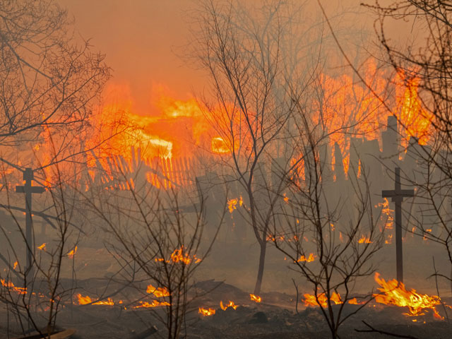 СК по делу о пожарах в Хакасии обвинил в халатности начальника региональной противопожарной службы