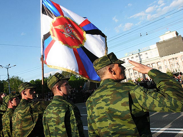 Украина осудила военный парад в Донецке 9 мая, посвященный 70-летней годовшине Победы в Великой Отечественной войне, и призвала западные страны к аналогичным мерам