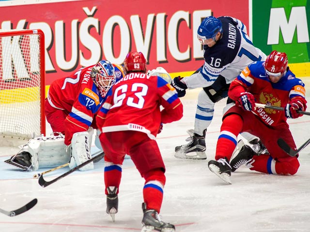 Ведущий форвард сборной России по хоккею сломал палец в матче с финнами
