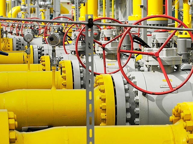 Крупнейший газовый дистрибьютор Польши компания PGNiG сообщила о том, что подала иск в Стокгольмский арбитражный суд к "Газпрому" и Газпром экспорту"