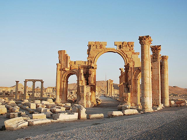 ЮНЕСКО призывает сирийскую армию и "Исламское государство" уберечь развалины античной Пальмиры
