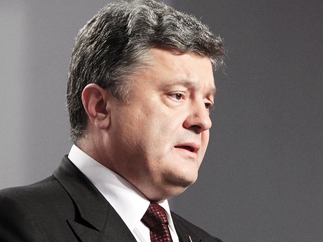 Президент Украины Петр Порошенко приравнял деятельность НКВД к гестапо - политической полиции нацистской Германии