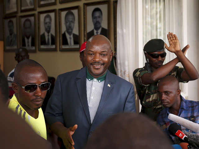Президент Бурунди Пьер Нкурунзиза впервые вышел к журналистам в столице страны после попытки военного переворота