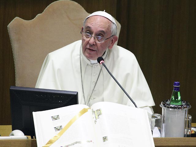 В Ватикане пояснили, что имел в виду Папа Франциск, назвав палестинского лидера "ангелом мира"