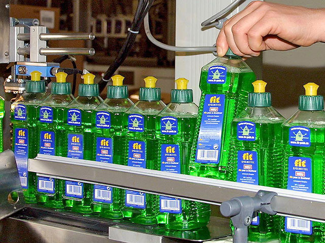 Из-за антиалкогольного закона России грозит дефицит кремов и средств для мытья посуды