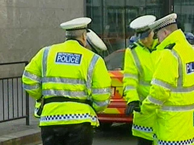 Британская полиция объявила о расследовании крупного дела о растлении несовершеннолетних, потерпевшими по которому могут проходить тысячи человек