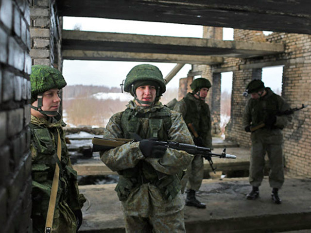 Первая серийная партия боевой экипировки "Ратник" поступила в войска