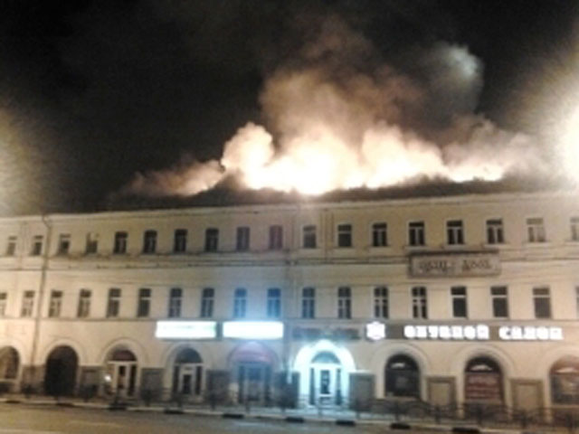 В Сергиевом Посаде сгорел торговый комплекс