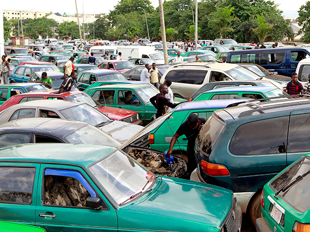 В нефтяной Нигерии разразился острый бензиновый кризис