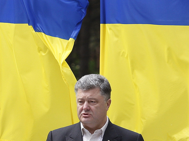 Президент Украины Петр Порошенко своим указом присвоил пожизненные и двухгодичные стипендии выдающимся деятелям культуры и искусства
