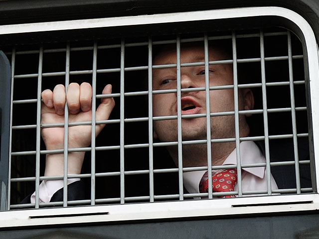 Тверской суд Москвы арестовал лидера московского ЛГБТ-движения Николая Алексеева на 10 суток за неповиновение полиции на уличной акции