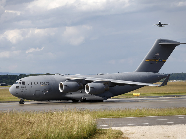 Госсекретарь Керри будет транспортирован из Женевы в Бостон на американском военном самолете C-17