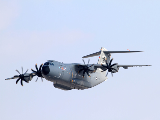 У военно-транспортного самолета A400M, разбившегося 9 мая 2015 года в Испании, отказали три из четырех двигателей