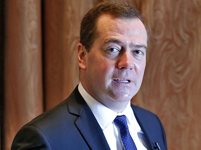 Премьер-министр России Дмитрий Медведев подписал постановление, устанавливающее прожиточный минимум за I квартал 2015 года в целом на душу населения в размере 9662 рублей. Документ опубликован на сайте правительства